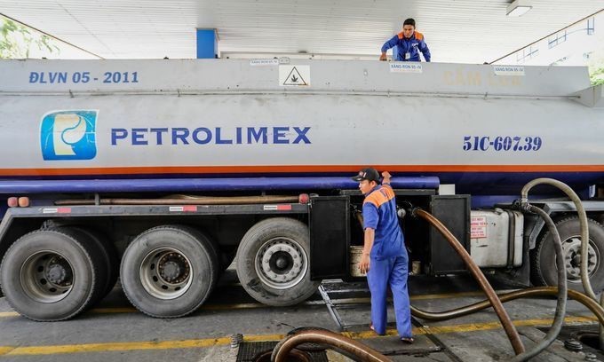 บริษัทจัดจำหน่ายน้ำมันชั้นนำ ‘Petrolimex’ ของเวียดนาม กำไรร่วง 74%
