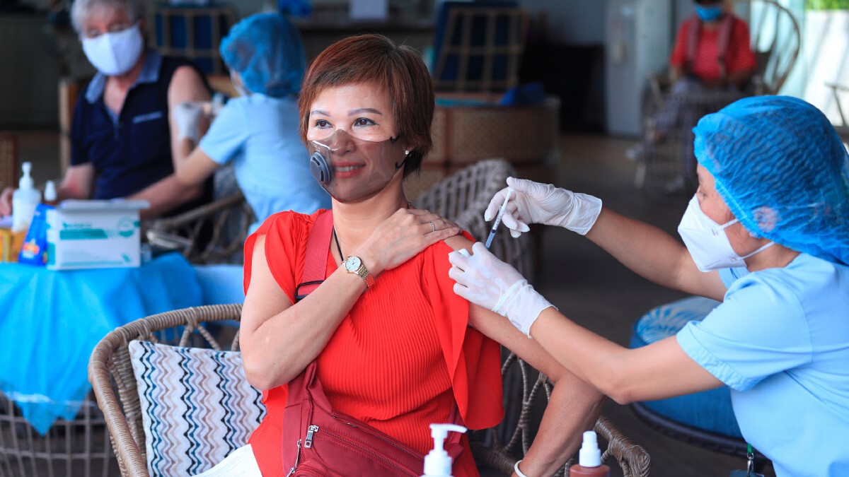 เวียดนามเร่งฉีดวัคซีนโควิดรับปลดล็อกดาวน์ปลายเดือนนี้