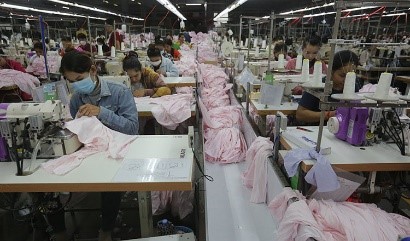 กัมพูชาส่งออกเสื้อผ้าสำเร็จรูปพุ่งแตะ 10.25 พันล้านดอลลาร์