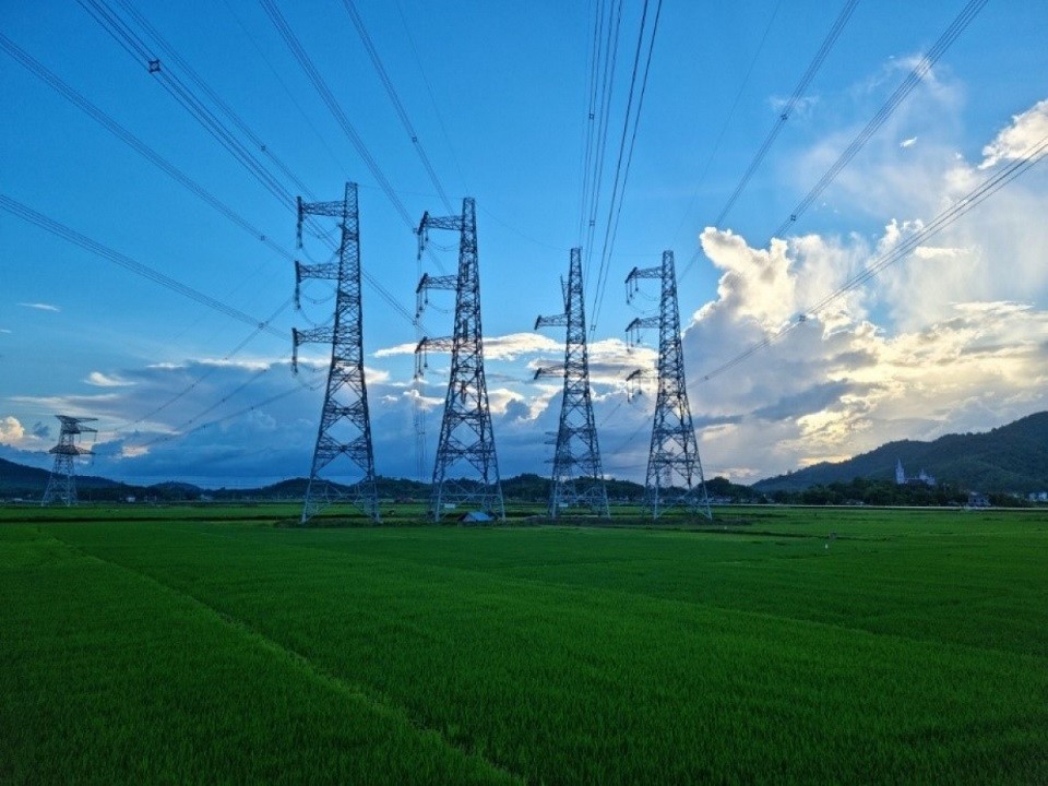 “เวียดนาม” ซื้อไฟฟ้าจากจีน เหตุบรรเทาปัญหาขาดแคลนไฟฟ้าหนัก