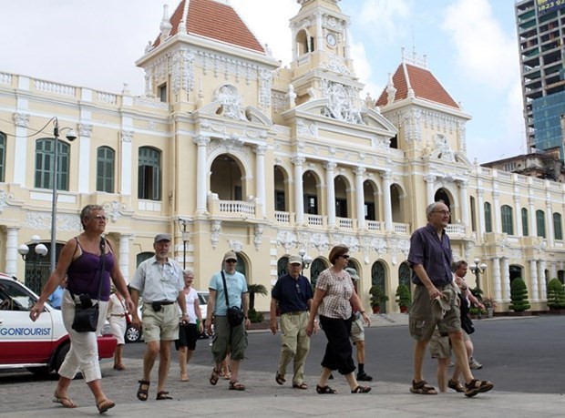 ‘เวียดนาม’ ต้อนรับนักท่องเที่ยวต่างชาติ ทะลุ 10 ล้านคน